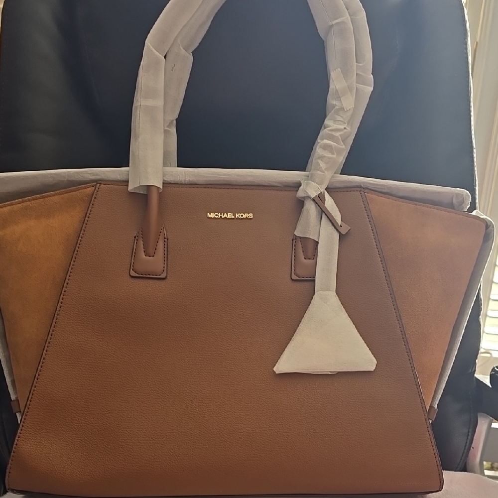 Michael Kors Brown Avril Women's Bag..Leather/Suede